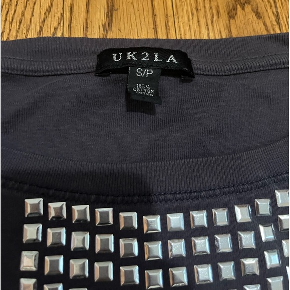 3/$25 UK2LA 3/4 gray cotton shirt with metal flat studs - Picture 2 of 3